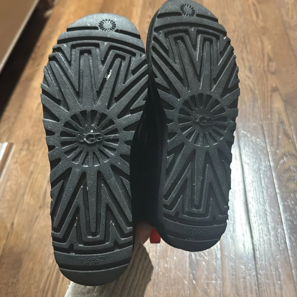 UGG Black/Orange Lace Up Sneaker - Picture 6 of 9